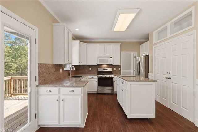 102 Farriers Lane, Jamestown, NC 27282