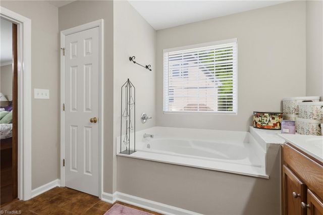 102 Farriers Lane, Jamestown, NC 27282