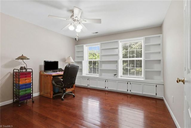 102 Farriers Lane, Jamestown, NC 27282