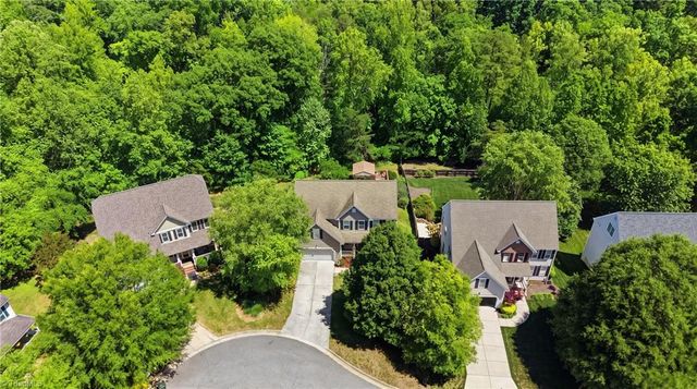 102 Farriers Lane, Jamestown, NC 27282