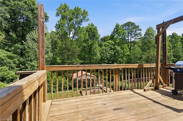 102 Farriers Lane, Jamestown, NC 27282