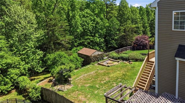 102 Farriers Lane, Jamestown, NC 27282