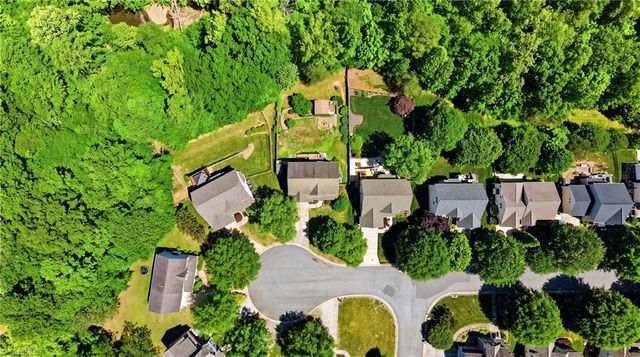 102 Farriers Lane, Jamestown, NC 27282