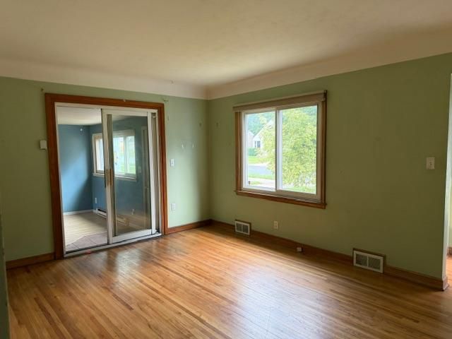 132 Richmond Street E, South Saint Paul, MN 55075