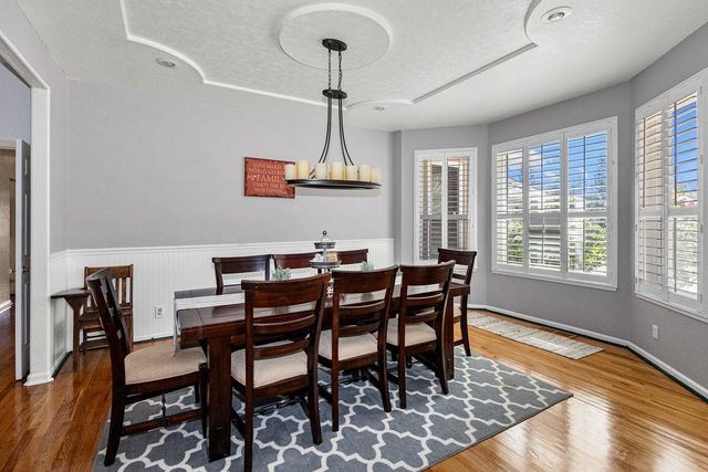 9824 Red Fox Dr, Oakdale, CA 95361