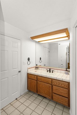 9824 Red Fox Dr, Oakdale, CA 95361