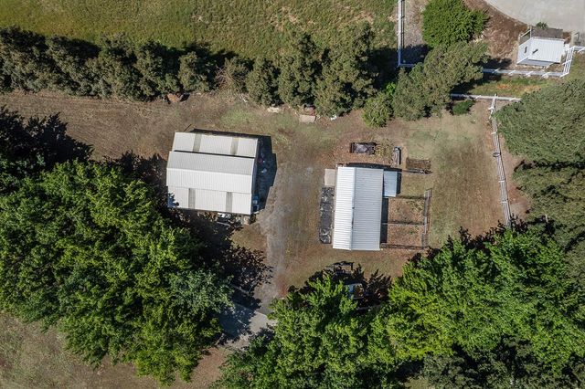 9824 Red Fox Dr, Oakdale, CA 95361