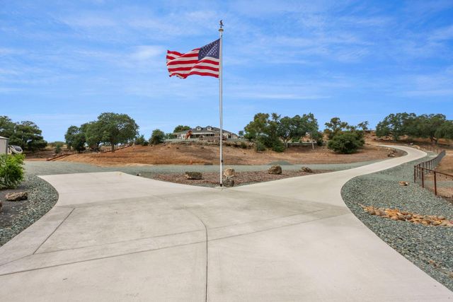 7828 Adams Ave, Valley Springs, CA 95252