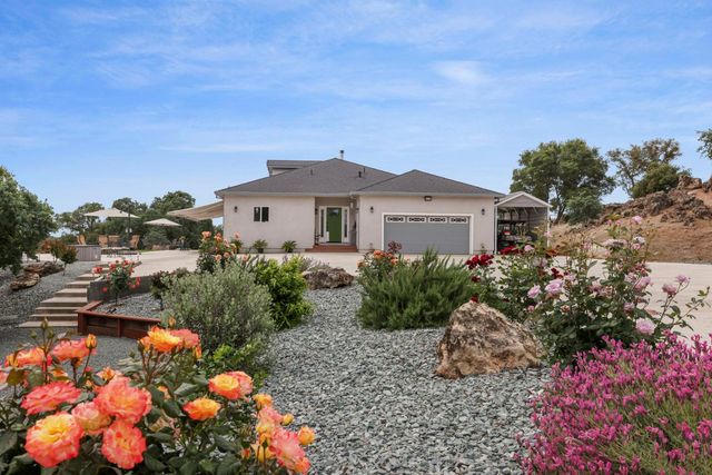 7828 Adams Ave, Valley Springs, CA 95252
