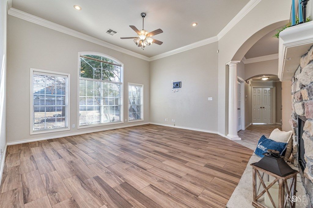 Image 11 of property listing at 1403 S Crossings Court, San Angelo, TX 76904