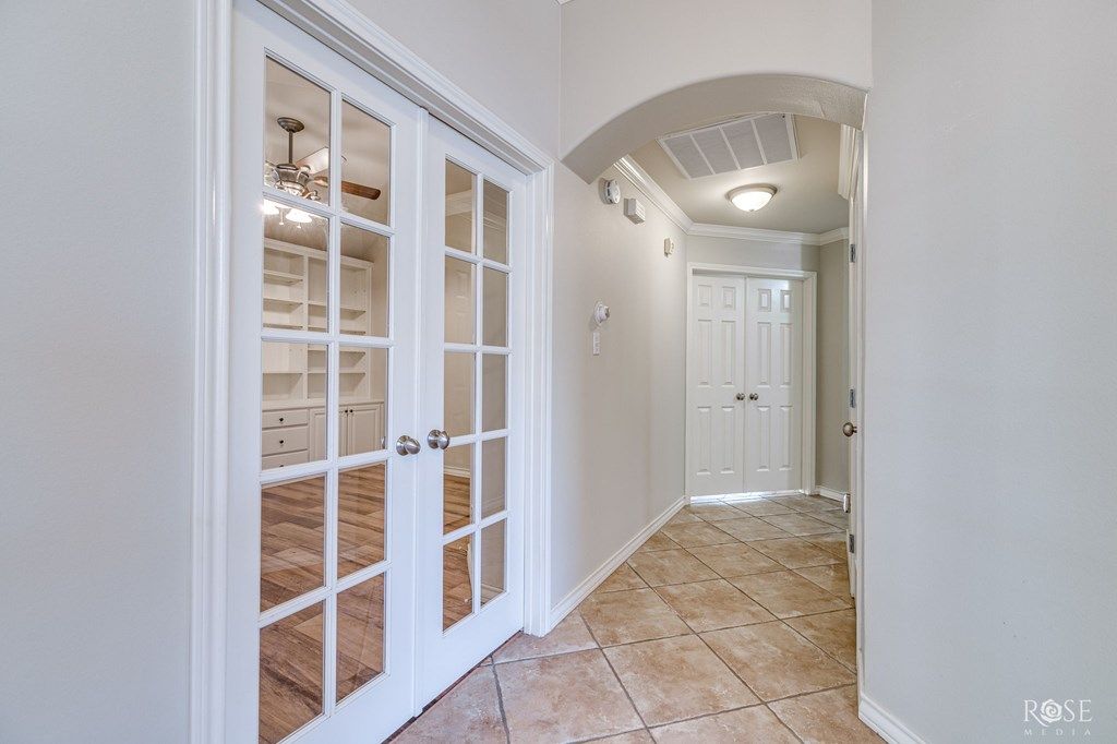 Image 23 of property listing at 1403 S Crossings Court, San Angelo, TX 76904