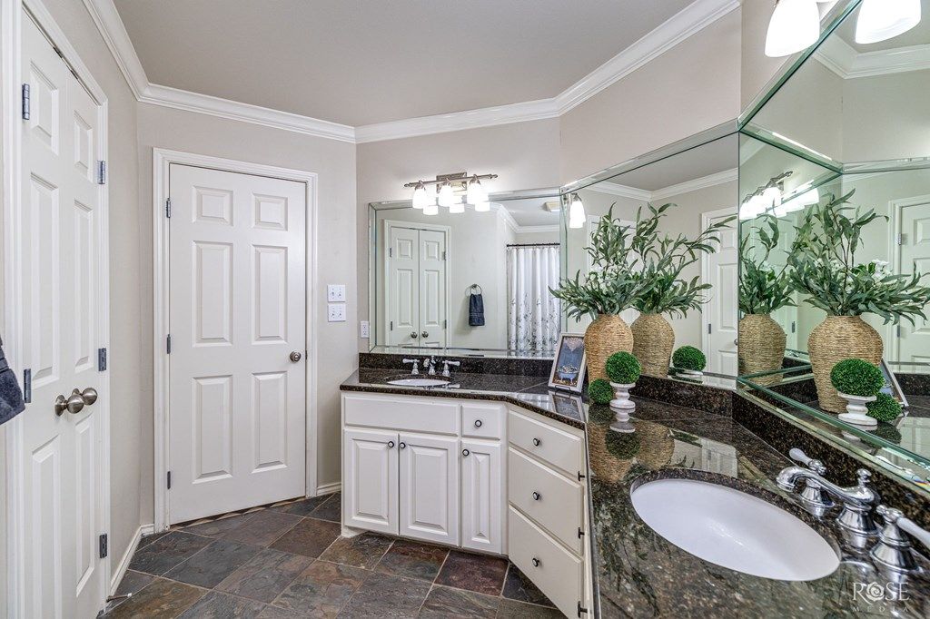 Image 37 of property listing at 1403 S Crossings Court, San Angelo, TX 76904