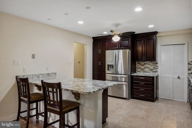 15 EMBASSY DR, Cherry Hill, NJ 08002