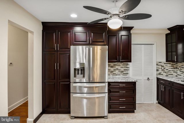 15 EMBASSY DR, Cherry Hill, NJ 08002