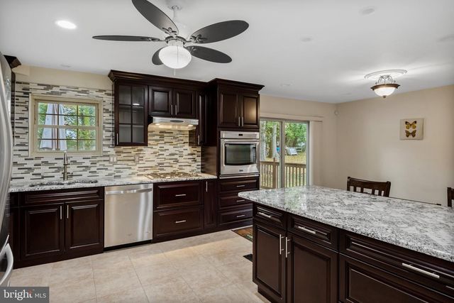 15 EMBASSY DR, Cherry Hill, NJ 08002