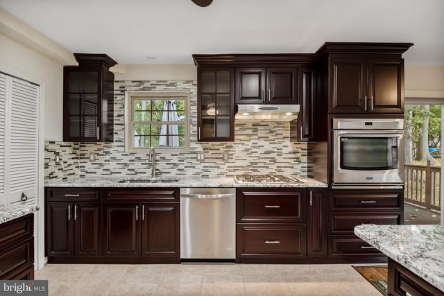 15 EMBASSY DR, Cherry Hill, NJ 08002