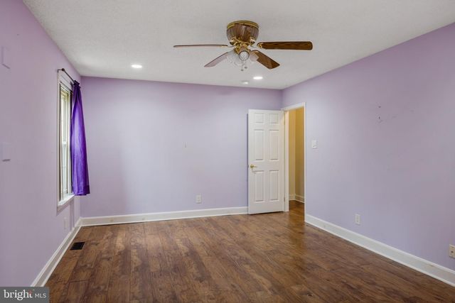 15 EMBASSY DR, Cherry Hill, NJ 08002
