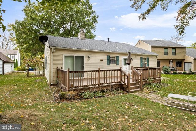 15 EMBASSY DR, Cherry Hill, NJ 08002
