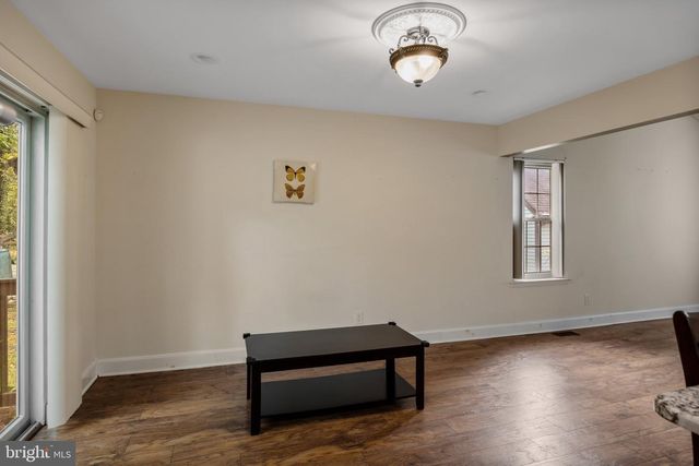 15 EMBASSY DR, Cherry Hill, NJ 08002