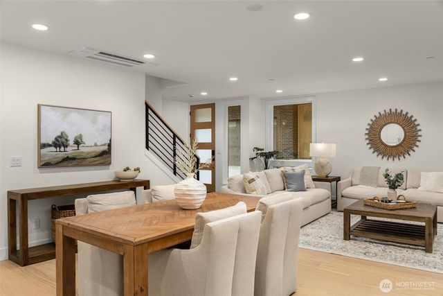 8237 122nd Avenue NE, Kirkland, WA 98033