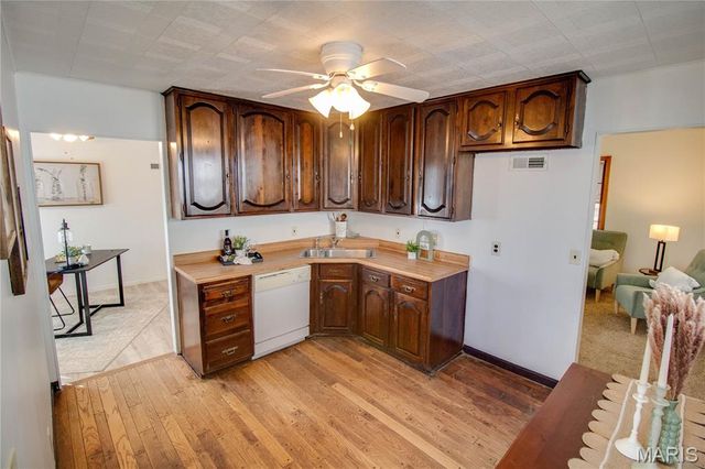 3413 Milton Drive, Alton, IL 62002