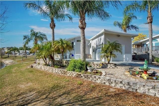 200 SKY CREST LOOP, Davenport, FL 33837