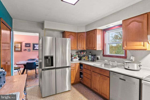 401 VILLAGE RD, Harrisburg, PA 17112