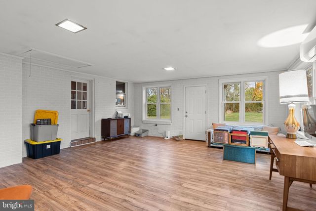 401 VILLAGE RD, Harrisburg, PA 17112