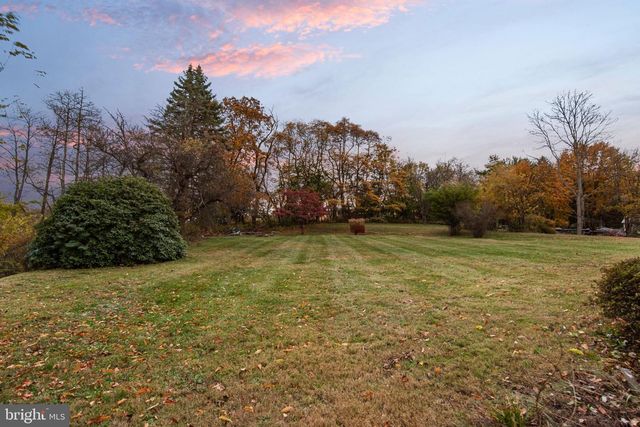 401 VILLAGE RD, Harrisburg, PA 17112