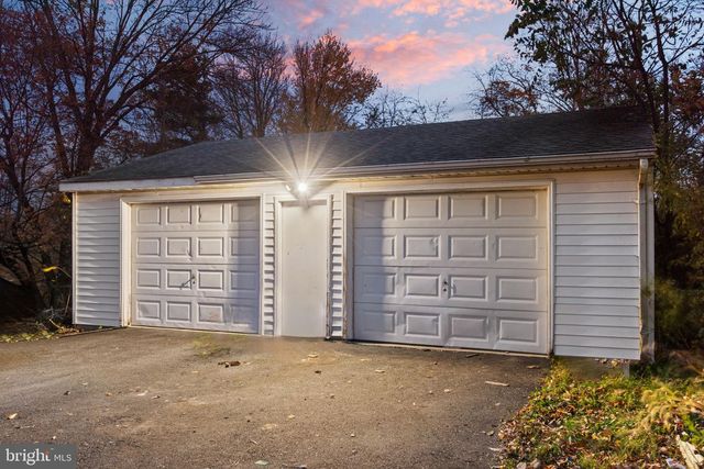 401 VILLAGE RD, Harrisburg, PA 17112