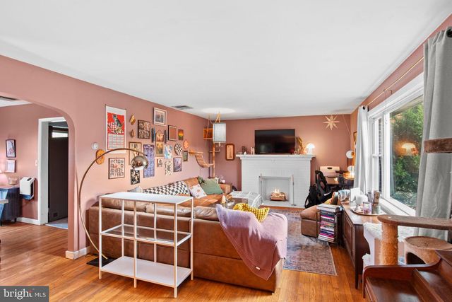 401 VILLAGE RD, Harrisburg, PA 17112