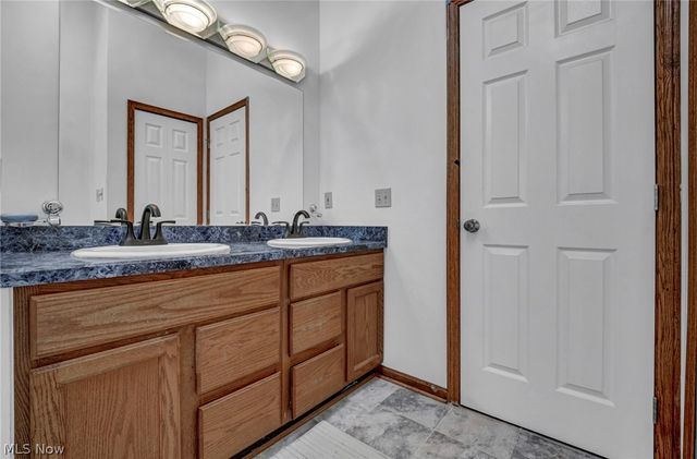 7358 Oakhill Road, Bedford, OH 44146