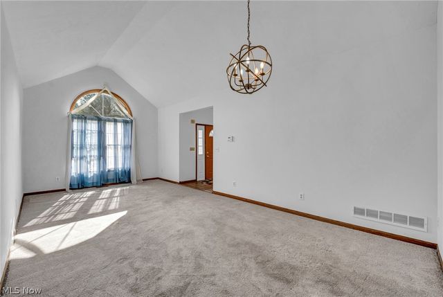 7358 Oakhill Road, Bedford, OH 44146