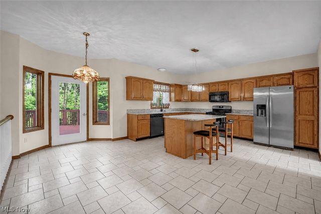 7358 Oakhill Road, Bedford, OH 44146