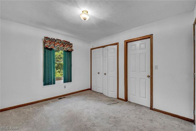 7358 Oakhill Road, Bedford, OH 44146