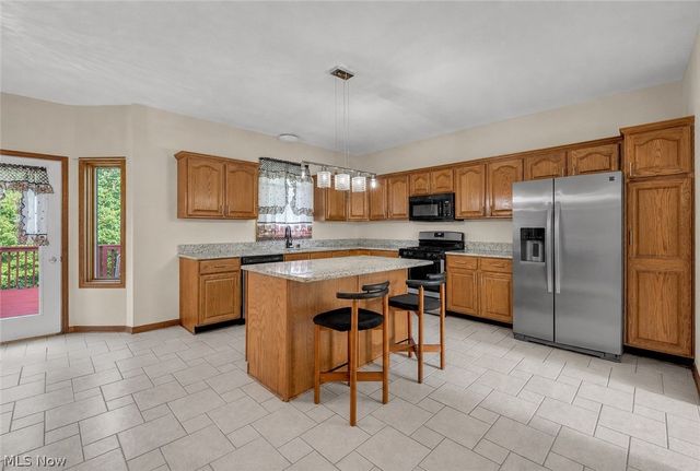 7358 Oakhill Road, Bedford, OH 44146