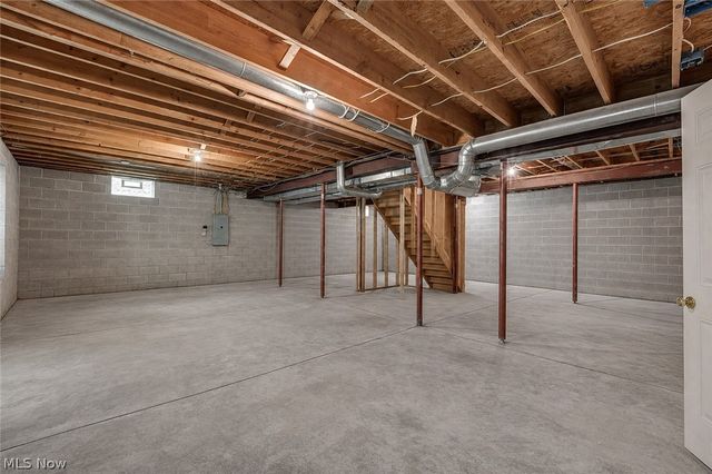 7358 Oakhill Road, Bedford, OH 44146