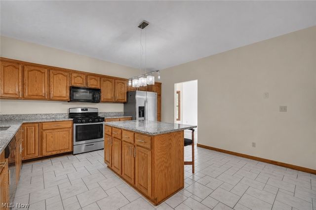 7358 Oakhill Road, Bedford, OH 44146