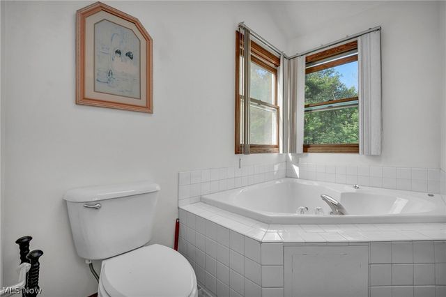7358 Oakhill Road, Bedford, OH 44146
