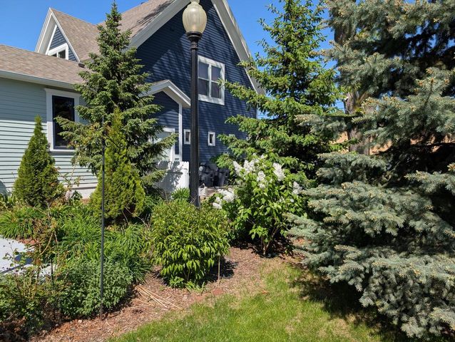 221 10th STREET S, La Crosse, WI 54601