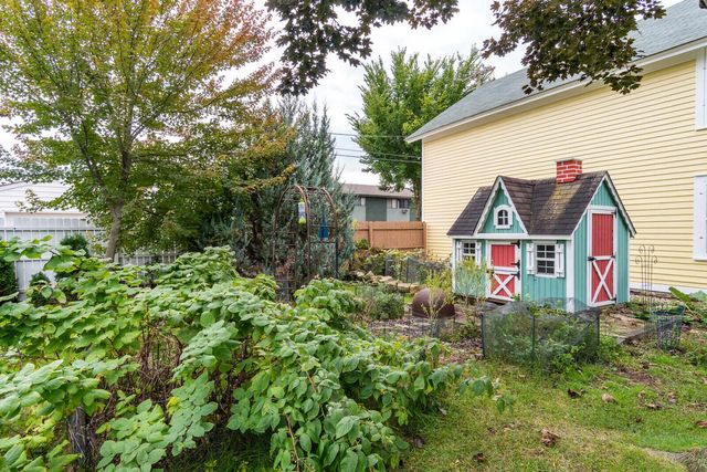 221 10th STREET S, La Crosse, WI 54601