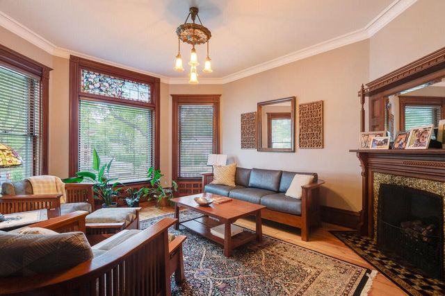 221 10th STREET S, La Crosse, WI 54601