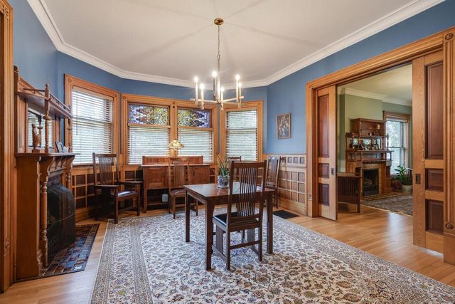 221 10th STREET S, La Crosse, WI 54601