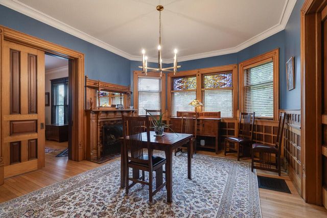 221 10th STREET S, La Crosse, WI 54601