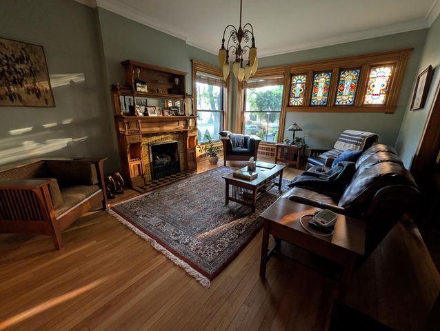 221 10th STREET S, La Crosse, WI 54601