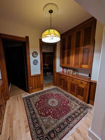 221 10th STREET S, La Crosse, WI 54601