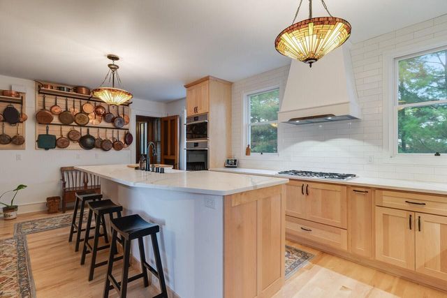 221 10th STREET S, La Crosse, WI 54601