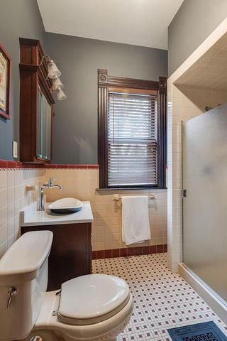 221 10th STREET S, La Crosse, WI 54601