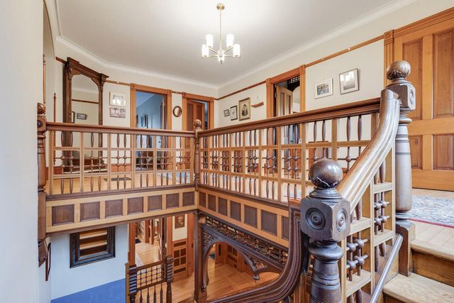 221 10th STREET S, La Crosse, WI 54601