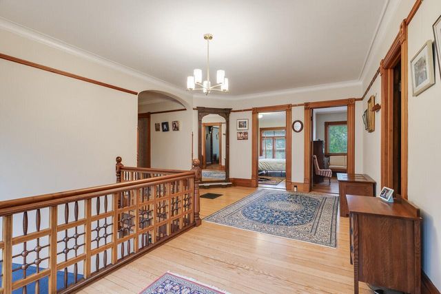 221 10th STREET S, La Crosse, WI 54601